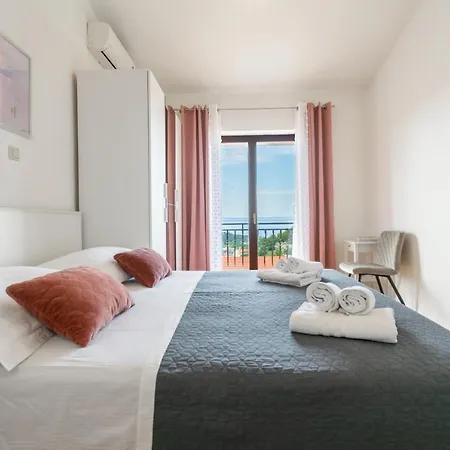Iva With Sea View Apartman