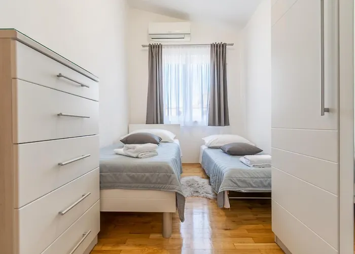 Iva With Sea View 公寓